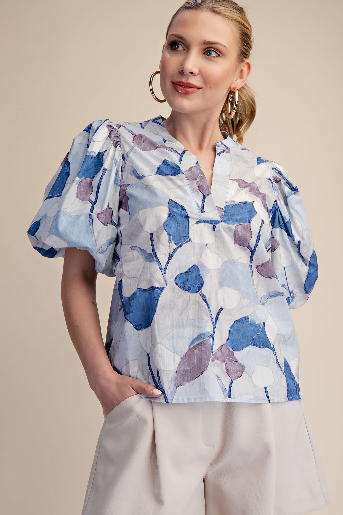 V-Neck Puff Slv Top