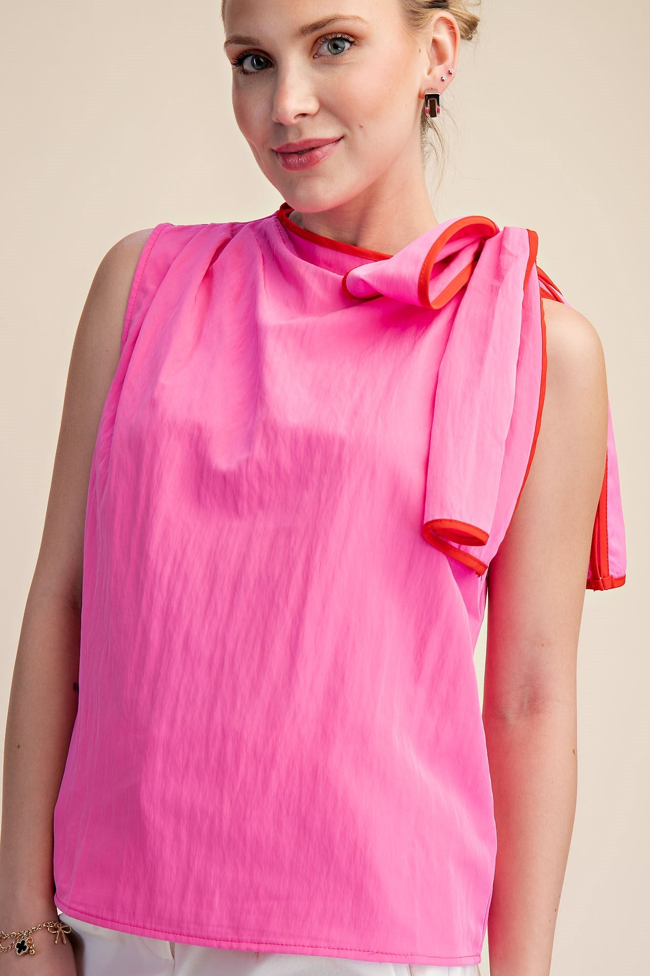 Contrasting Bow Top