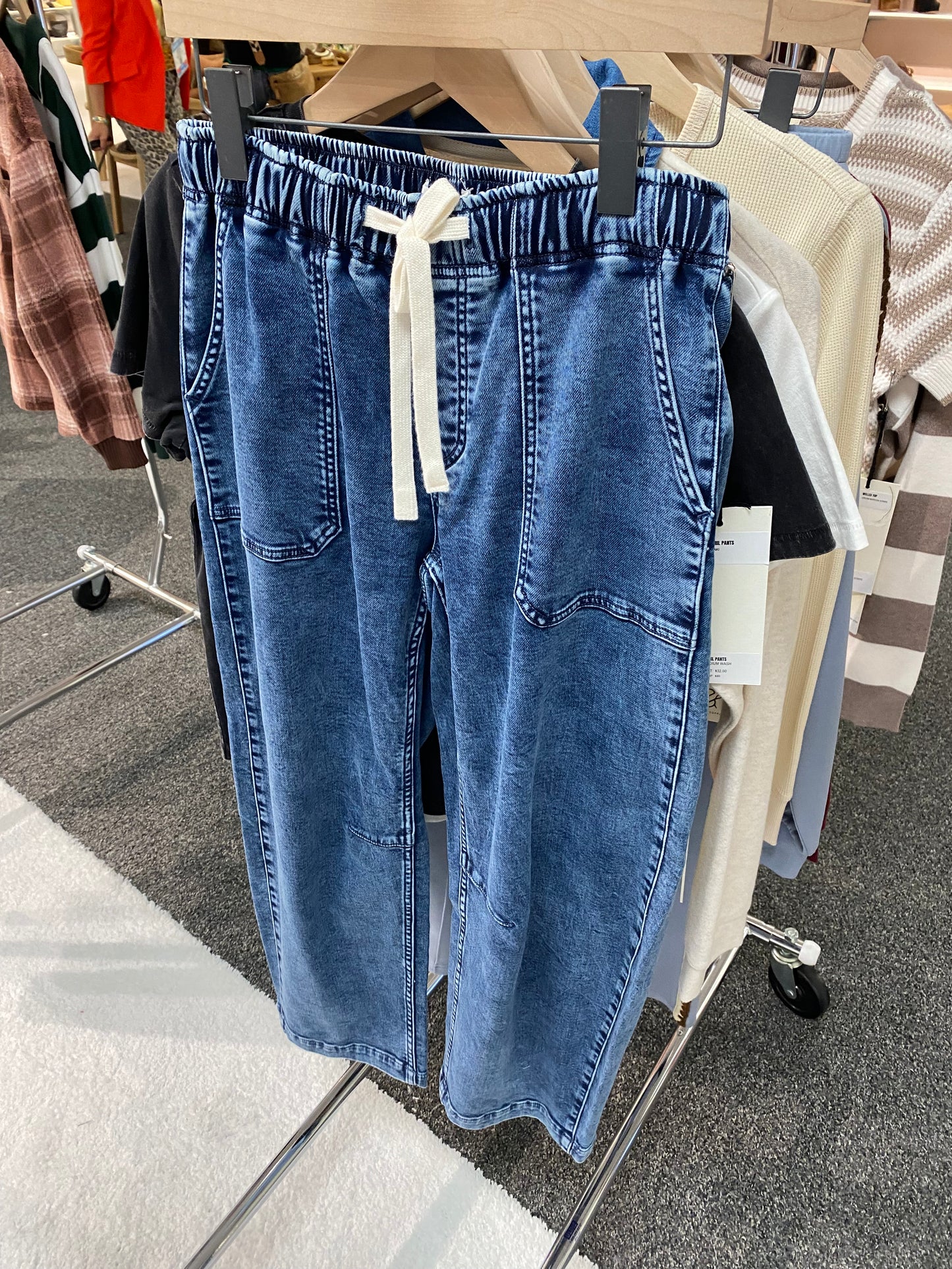 Avril Pants